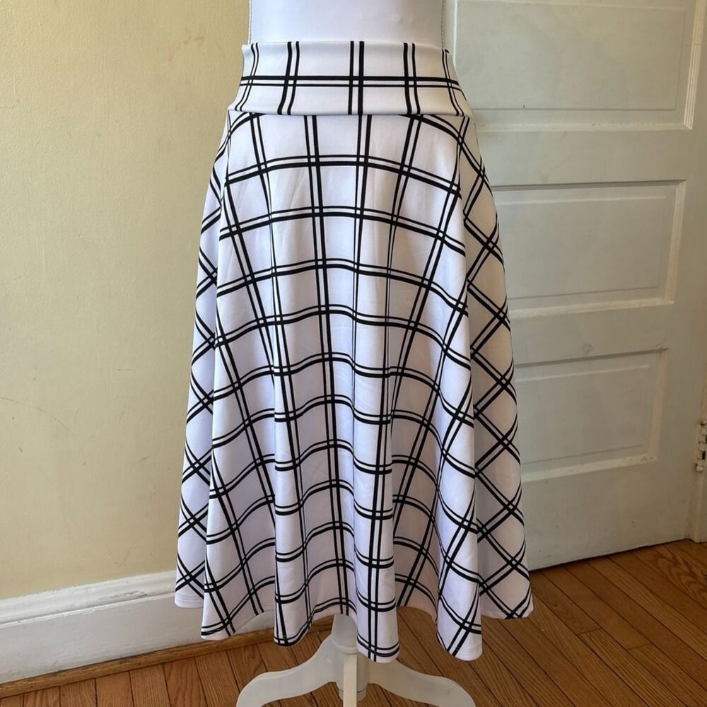 Woman's midi length A-line skirt pockets black and white stripe windowpane NEW